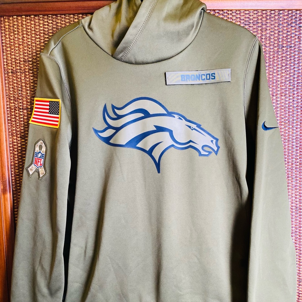 Broncos salute to service Nike hoodie. Women’s L